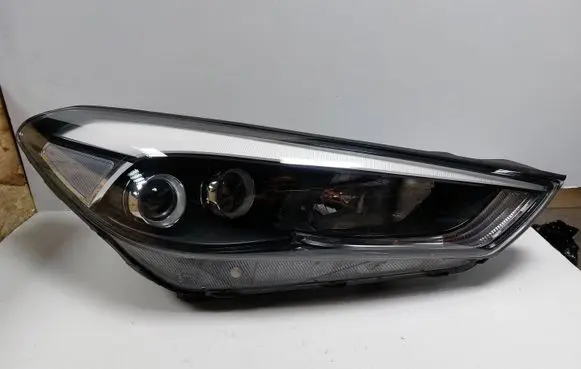 Hyundai Tucson TL Headlight/headlamp