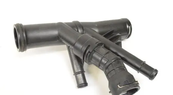 Volkswagen PASSAT B8 Engine coolant pipe/hose 04L121071E 04L121026F