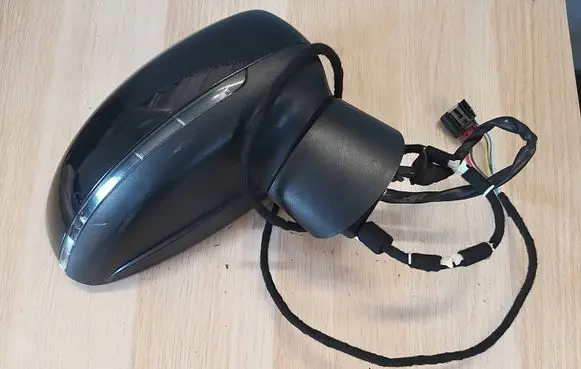 Audi A1 Front door electric wing mirror