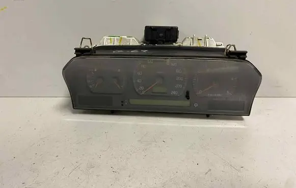 Volvo S70 V70 V70 XC Speedometer (instrument cluster) 9472523 69294211