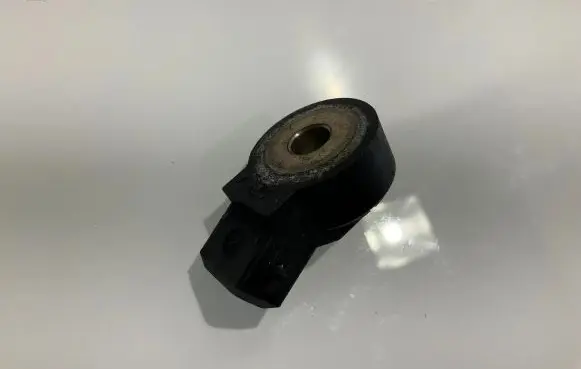 Mercedes-Benz E W211 Detonation knock sensor 0031538628 A0031538628