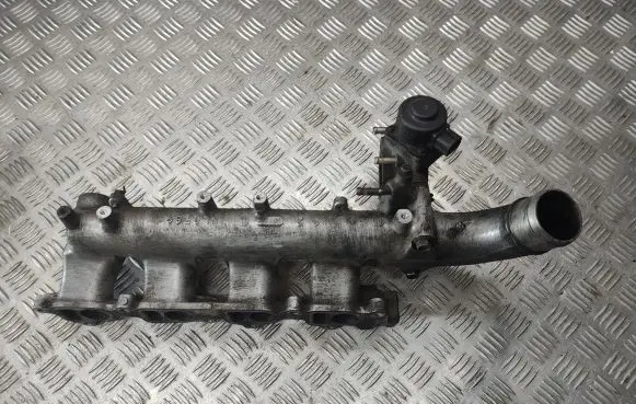 Nissan X-Trail T30 Intake manifold NL0789