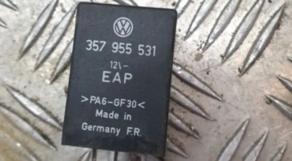 Volkswagen Transporter - Caravelle T4 Other relay 357955531