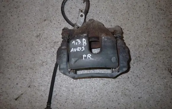 Toyota Auris 150 Front brake caliper