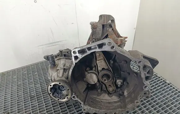 Volkswagen Golf IV Manual 5 speed gearbox EGU