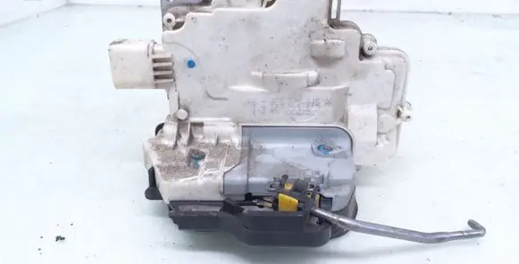 Audi A4 S4 B7 8E 8H Rear door lock 8E0839015AA
