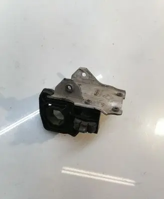 BMW 5 F10 F11 Radiator mount bracket 7186514