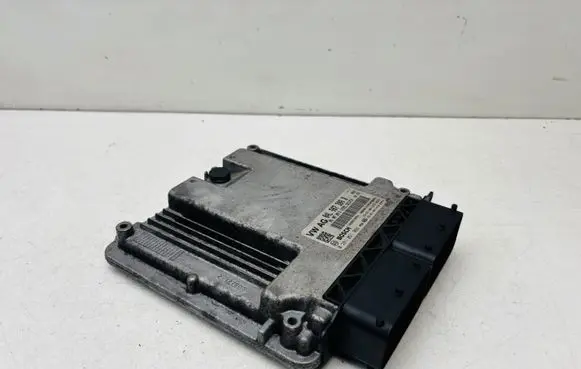 Volkswagen PASSAT B8 Engine control unit/module 04L907309R 0281031066
