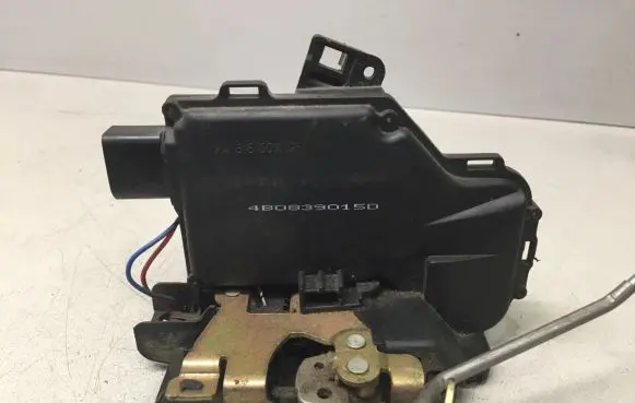 Audi A4 S4 B6 8E 8H Rear door lock 4B0839015D