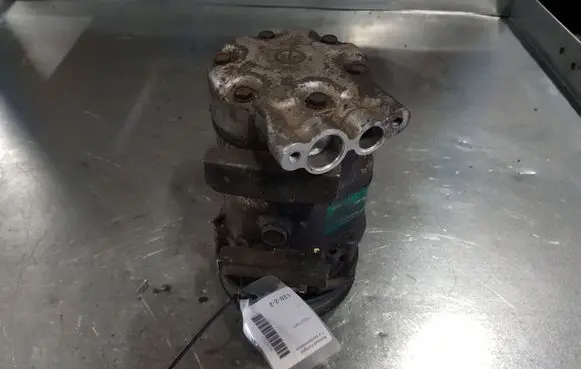 Renault Kangoo I Air conditioning (A/C) compressor (pump) 7700273801