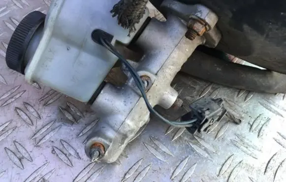 Mazda 626 Master brake cylinder