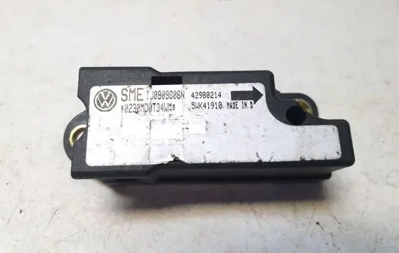 Volkswagen PASSAT B5 Airbag deployment crash/impact sensor IJ0909606N