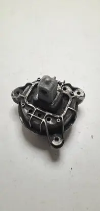 Engine mount bracket