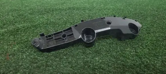 Nissan Juke II F16 Front bumper mounting bracket