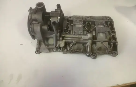 BMW X3 E83 Oil pump 8508629