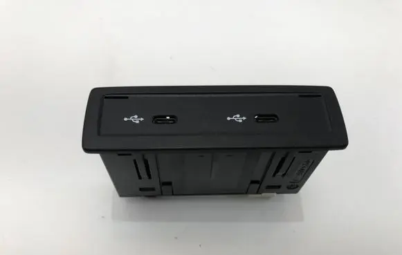 Mercedes-Benz GLA H247 USB socket connector A2478204002
