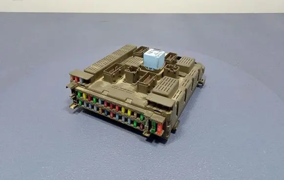 Peugeot 607 Fuse box set 9651041480
