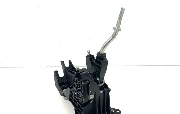 Mazda 3 II Gear shifter/selector BBT646100 20090216N063