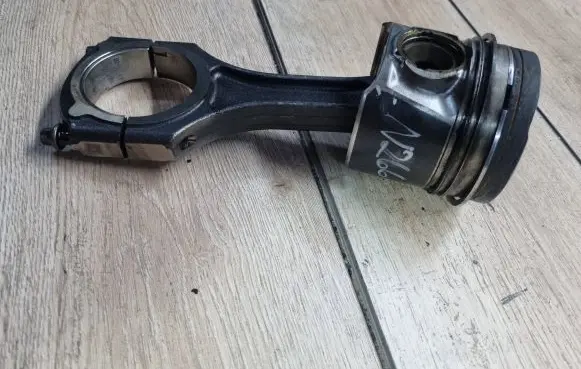 Mercedes-Benz Sprinter W907 W910 Piston with connecting rod A6510303217 0001925X