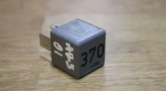 Audi A4 S4 B5 8D Other relay 8D0951253