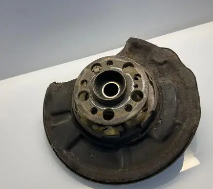 Mercedes-Benz CLS C219 Rear wheel hub A2113508408 2113508408
