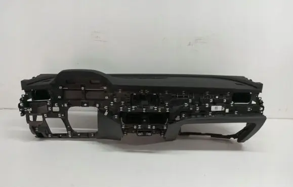 Skoda Rapid (120G, 130G, 135G) Radio/GPS head unit trim 