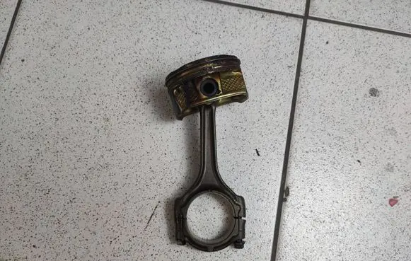 Chrysler Town u0026 Country V Piston with connecting rod 