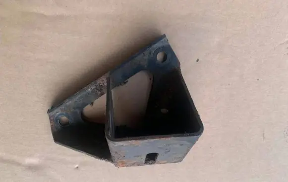 Jaguar XJ X300 Engine mount bracket