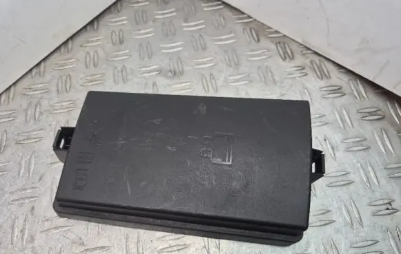 Skoda Octavia Mk3 (5E) Fuse box cover 5Q0937132B