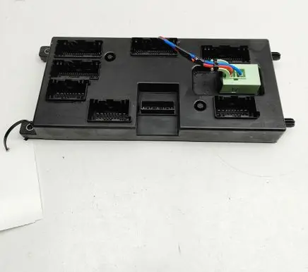 Land Rover Discovery 5 Central body control module M8E214F041BB