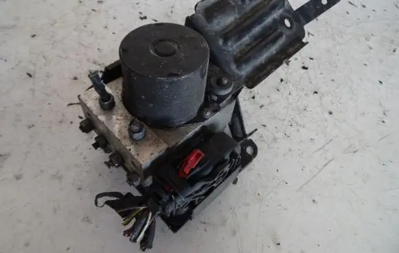 Volkswagen Polo V 6R ABS Pump 6R0614517AD