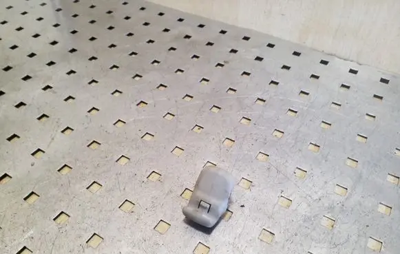 Sun visor clip/hook/bracket