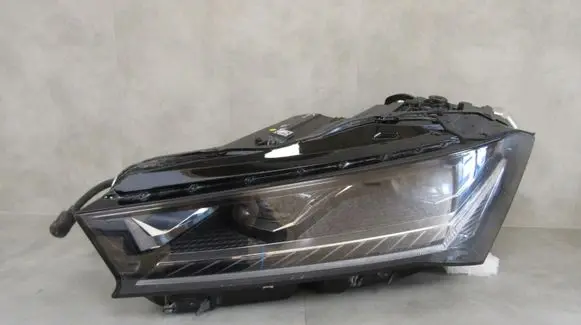 Skoda Superb B9 Headlight/headlamp 3P1941015A