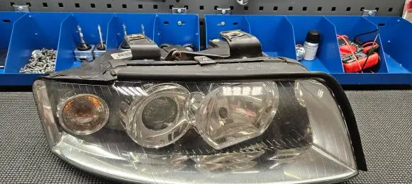 Audi A4 S4 B6 8E 8H Headlight/headlamp