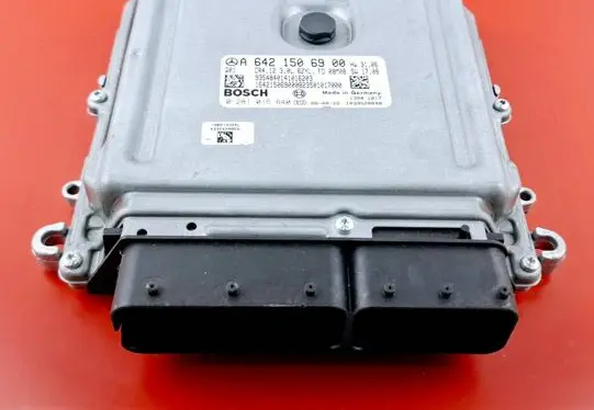 Mercedes-Benz E W211 Engine control unit/module ECU A6421506900