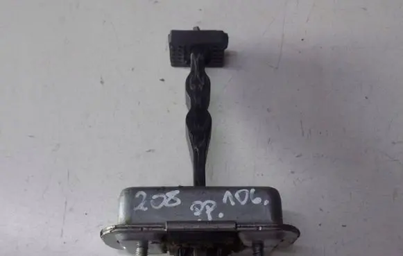 Peugeot 208 I Loading door check strap stopper 