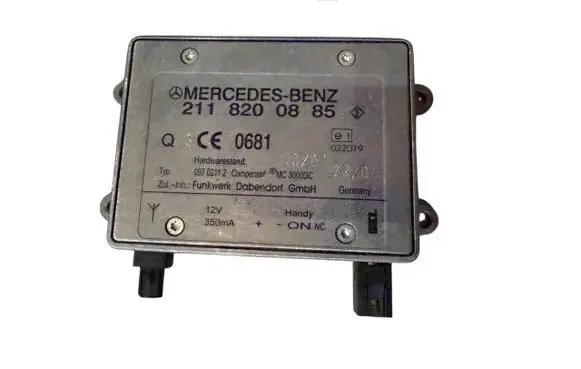 Mercedes-Benz C AMG W203 Aerial antenna amplifier 2118200885 09702112 A2118200885
