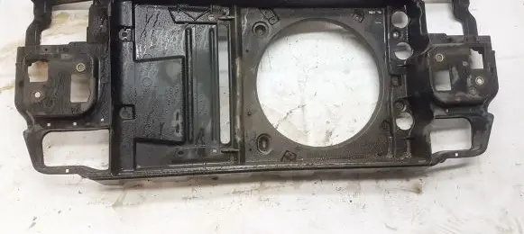 Volkswagen Polo II 86C 2F Radiator support slam panel