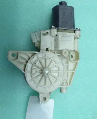 Mercedes-Benz E W212 Front door window regulator motor A2048200142