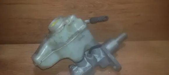 Master brake cylinder