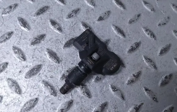 Porsche Cayenne (9Y0 9Y3) Tire pressure sensor 5Q0907275B