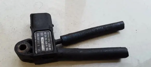 Mercedes-Benz C AMG W204 Exhaust gas pressure sensor 0281002925 A0061539528