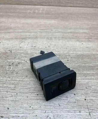 Volkswagen Golf IV Seat heating switch 1J0963563B