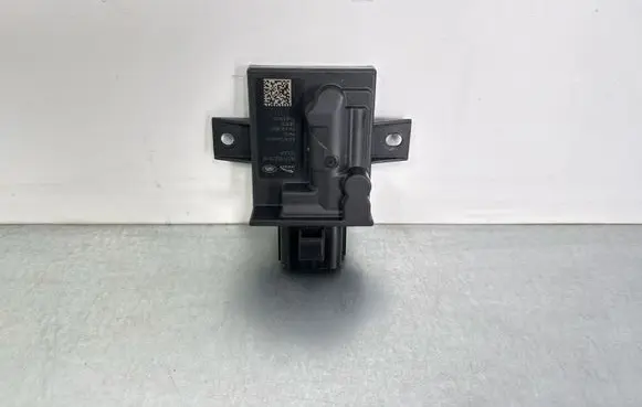 Jaguar F-Pace Fuel injection pump control unit/module FK729D370AF