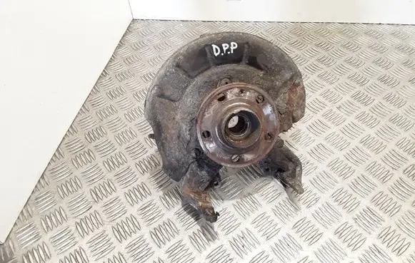 Volkswagen Polo V 6R Front wheel hub
