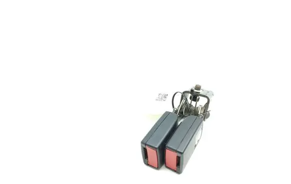 Mercedes-Benz E W211 Middle seatbelt buckle (rear) A2118600869