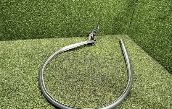 Nissan NV300 Front door rubber seal M898D