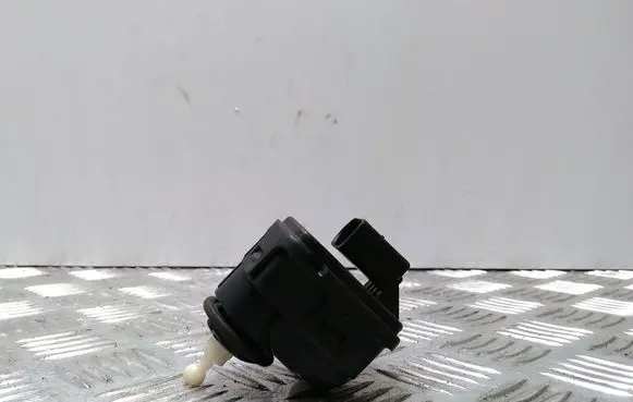 Headlight level adjustment motor