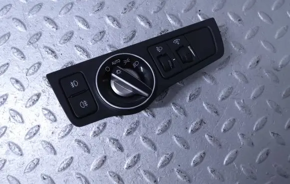 Hyundai i40 Light switch 933003Z100 39R1021000