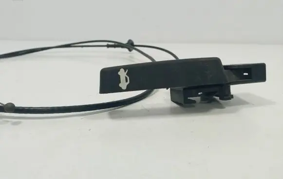 Opel Ampera Engine bonnet (hood) release handle